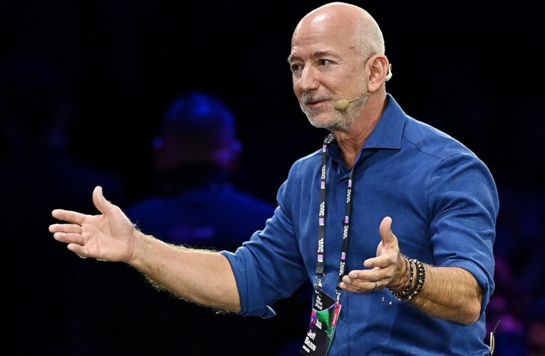 Jeff Bezos busca construir centros de datos en el espacio con su empresa Blue Origin