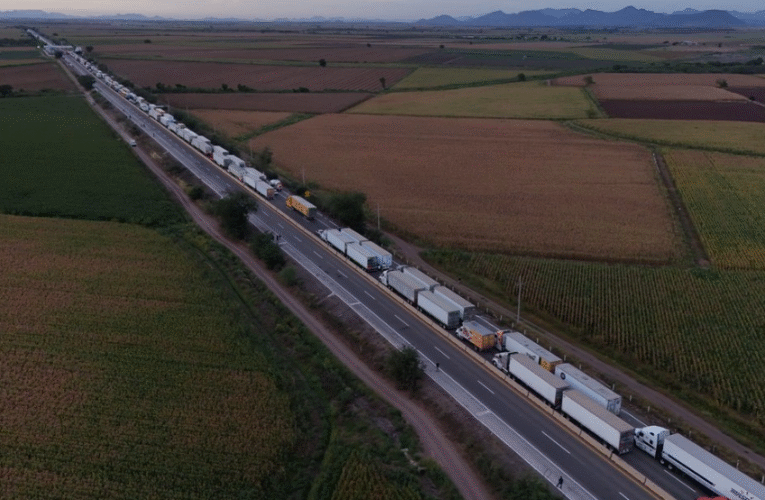 Paro nacional sacude al país: campesinos y transportistas bloquean carreteras en 13 estados